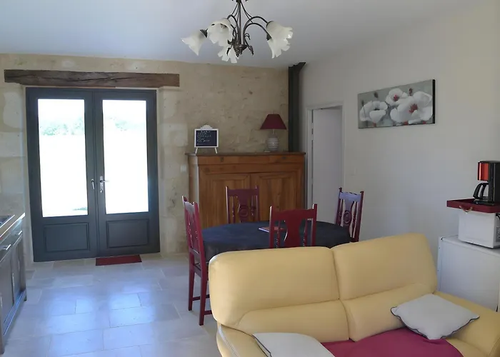 Bed & Breakfast Ferme De Berteille 3*